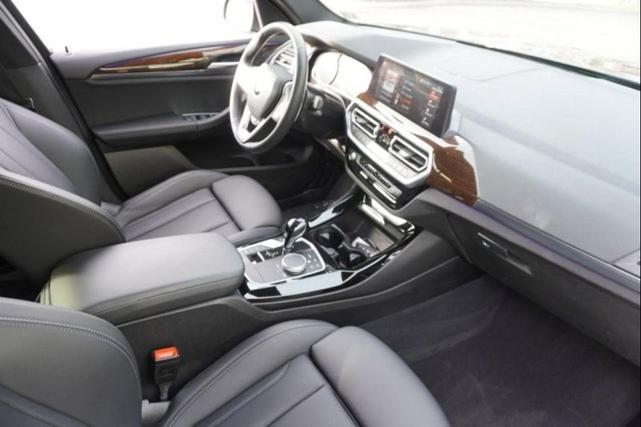 Photo of 2022 Jet Black BMW X3
