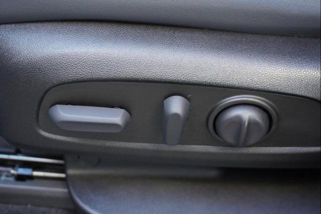 Photo of 2023 White Frost Tricoat Buick Enclave