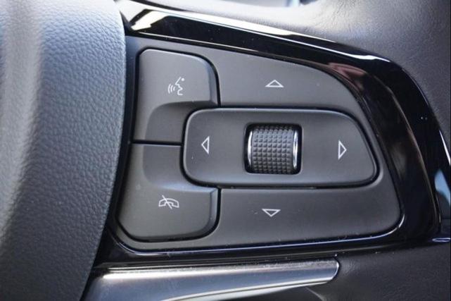 Photo of 2023 White Frost Tricoat Buick Enclave