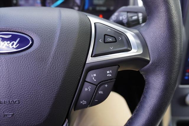 Photo of 2022 Iconic Silver Metallic Ford Edge