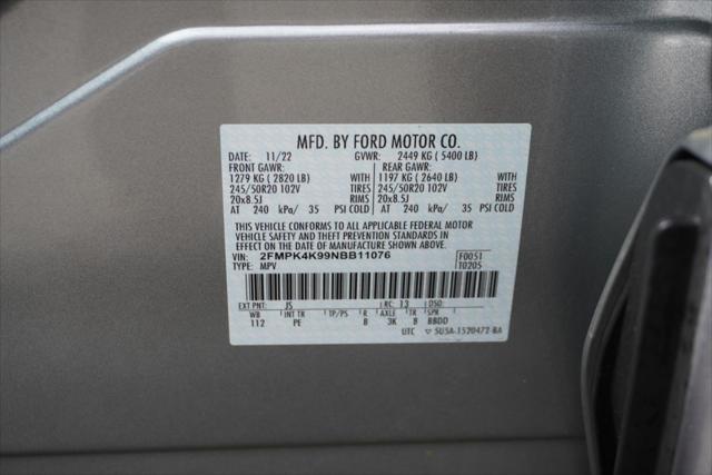 Photo of 2022 Iconic Silver Metallic Ford Edge