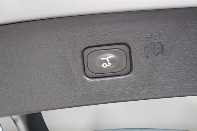Photo of 2022 Iconic Silver Metallic Ford Edge
