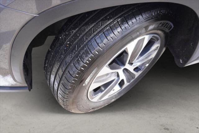 Photo of 2023 Magnetic Gray Metallic Toyota Highlander