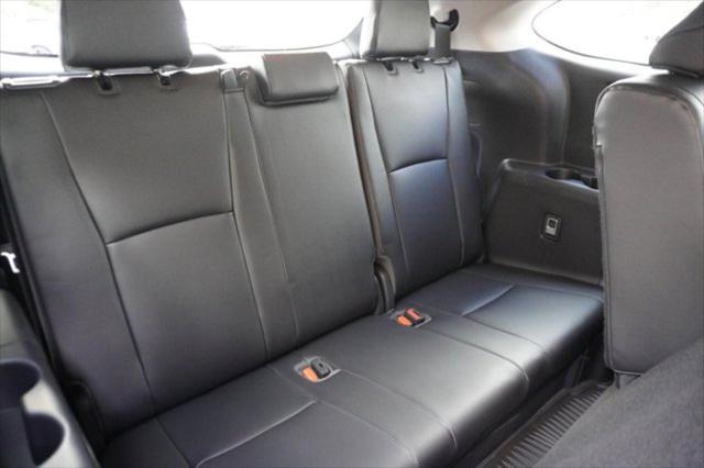 Photo of 2023 Magnetic Gray Metallic Toyota Highlander