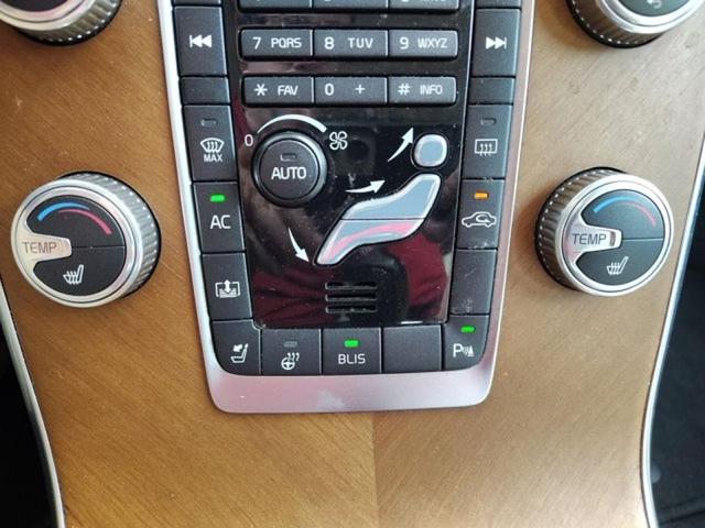 Photo of 2016 Seashell Metallic Volvo S60 Inscription