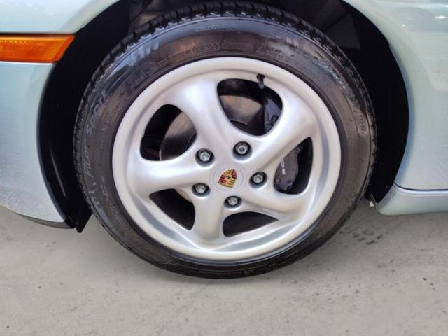 Photo of 1999 Polar Silver Metallic Porsche Boxster