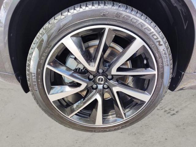 Photo of 2023 Platinum Grey Metallic Volvo XC90