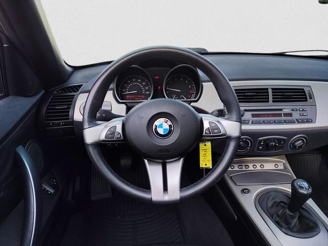 Photo of 2004 Black Sapphire Metallic BMW Z4
