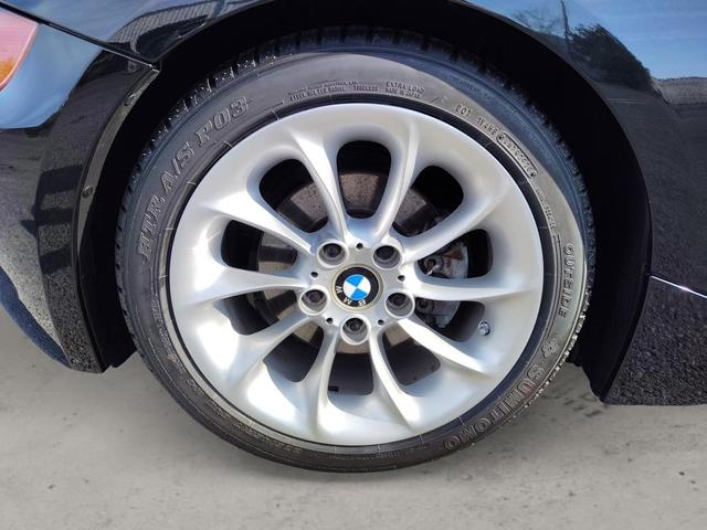 Photo of 2004 Black Sapphire Metallic BMW Z4