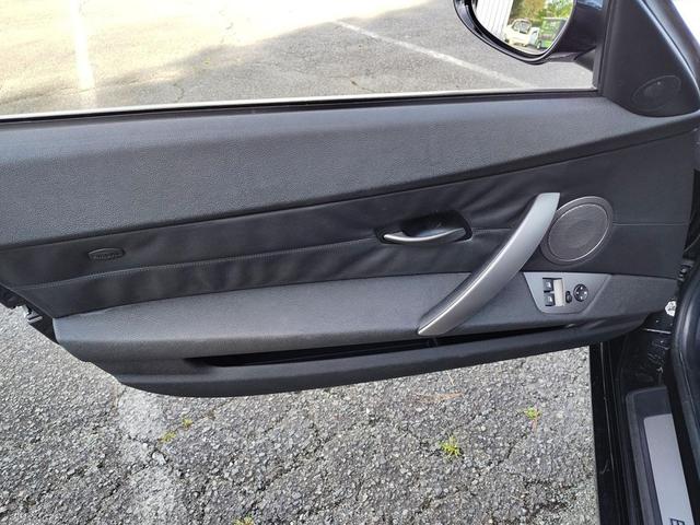 Photo of 2004 Black Sapphire Metallic BMW Z4