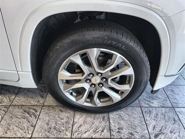 Photo of 2020 Summit White Chevrolet Traverse