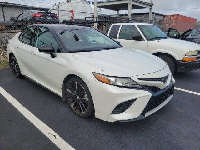 Photo of 2019 Wind Chill Pearl / Midnight Black Metallic Toyota Camry