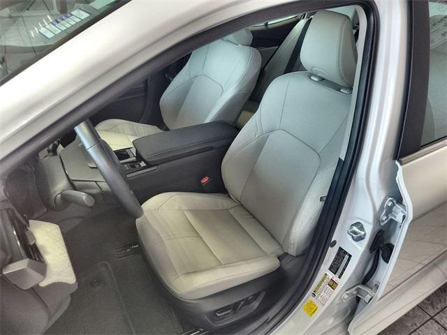 Photo of 2025 Wind Chill Pearl Toyota Camry