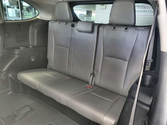 Photo of 2022 Magnetic Gray Metallic Toyota Highlander Hybrid