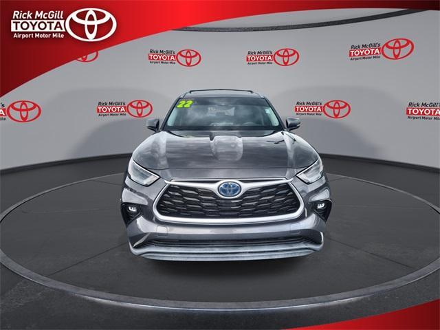 Photo of 2022 Magnetic Gray Metallic Toyota Highlander Hybrid