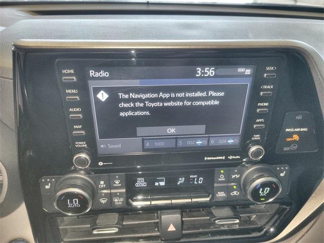 Photo of 2022 Magnetic Gray Metallic Toyota Highlander Hybrid