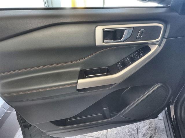 Photo of 2022 Agate Black Metallic Ford Explorer