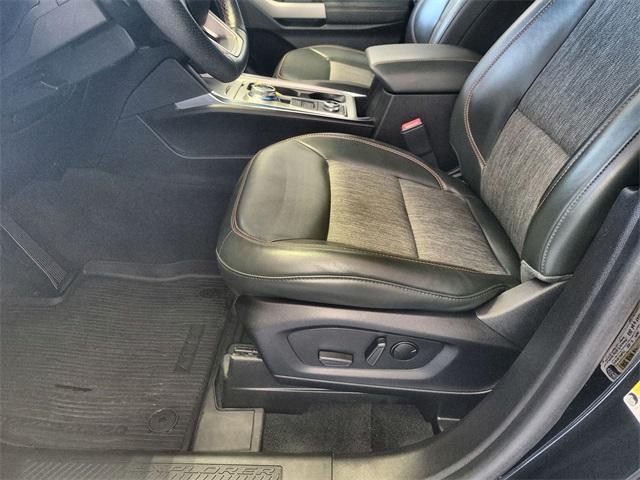 Photo of 2022 Agate Black Metallic Ford Explorer