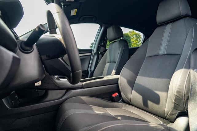 Photo of 2017 Sonic Gray Pearl Honda Civic