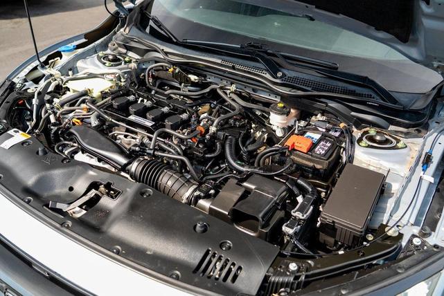 Photo of 2017 Sonic Gray Pearl Honda Civic