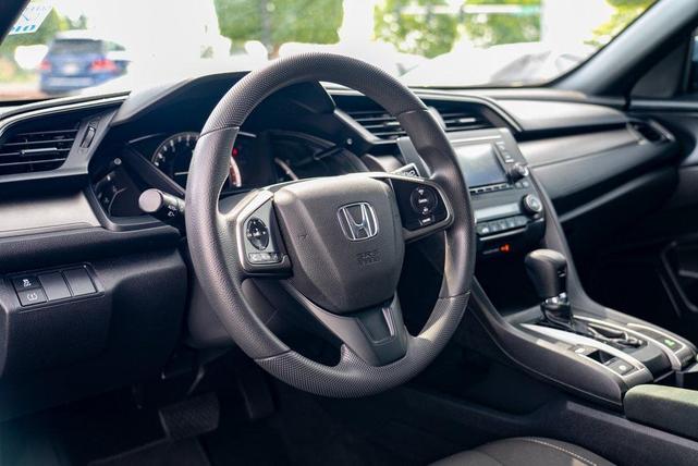 Photo of 2017 Sonic Gray Pearl Honda Civic