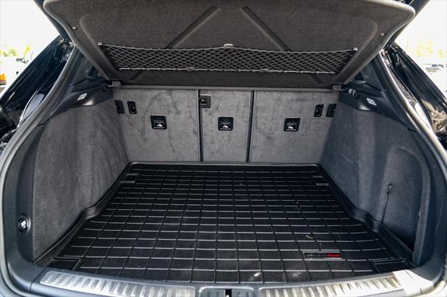 Photo of 2018 Black Porsche Macan