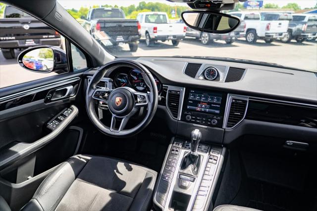 Photo of 2018 Black Porsche Macan