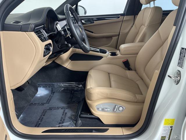 Photo of 2024 White Porsche Macan