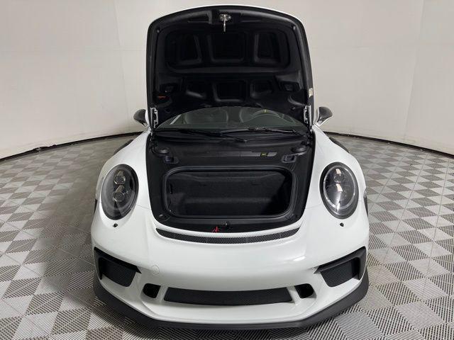 Photo of 2019 White Porsche 911