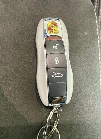 Photo of 2019 White Porsche 911