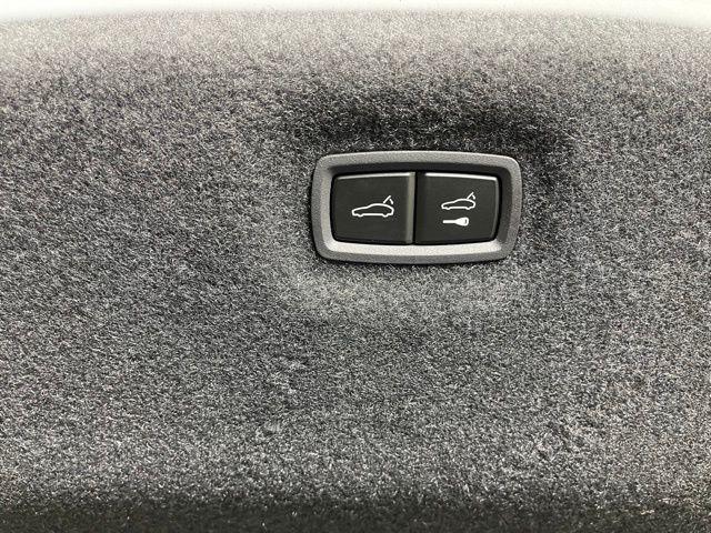 Photo of 2025 Ice Porsche Taycan