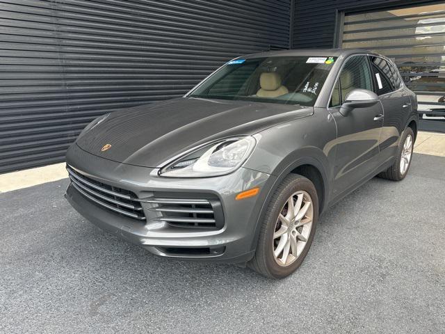 Photo of 2023 Quartzite Grey Metallic Porsche Cayenne