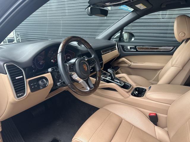 Photo of 2023 Quartzite Grey Metallic Porsche Cayenne