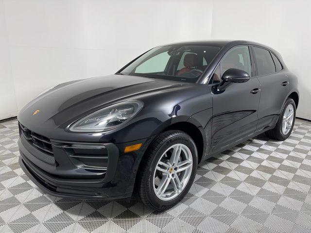 Photo of 2025 Jet Black Porsche Macan