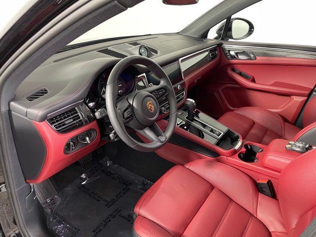Photo of 2025 Jet Black Porsche Macan