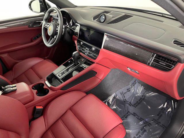 Photo of 2025 Jet Black Porsche Macan