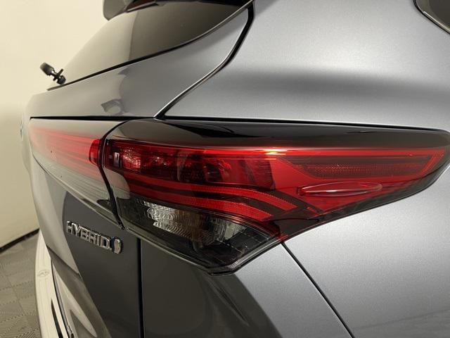 Photo of 2023 Moon Dust Toyota Highlander Hybrid