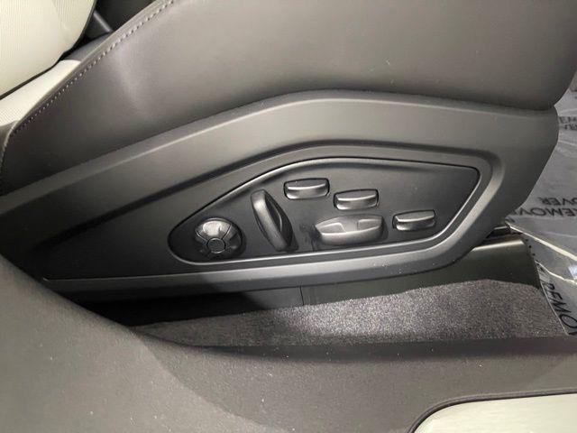 Photo of 2025 Ice Porsche Taycan