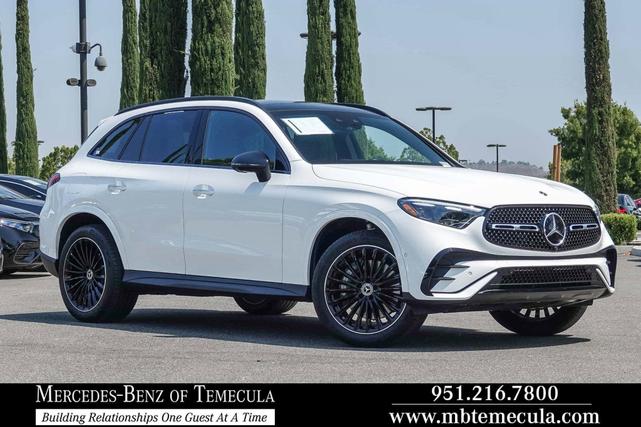 Photo of 2023 Polar White Mercedes-Benz GLC 300