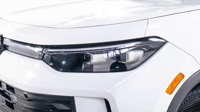 Photo of 2025 Pure White Volkswagen Tiguan
