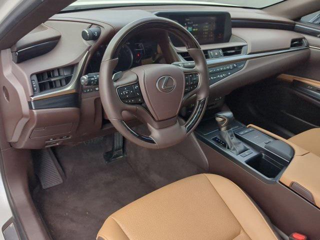 Photo of 2021 Eminent White Pearl Lexus ES 250
