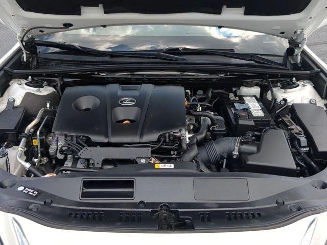 Photo of 2021 Eminent White Pearl Lexus ES 250