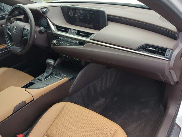Photo of 2021 Eminent White Pearl Lexus ES 250