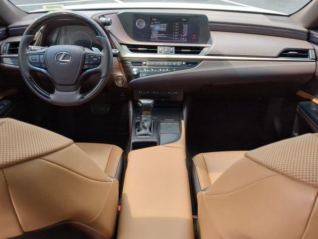 Photo of 2021 Eminent White Pearl Lexus ES 250