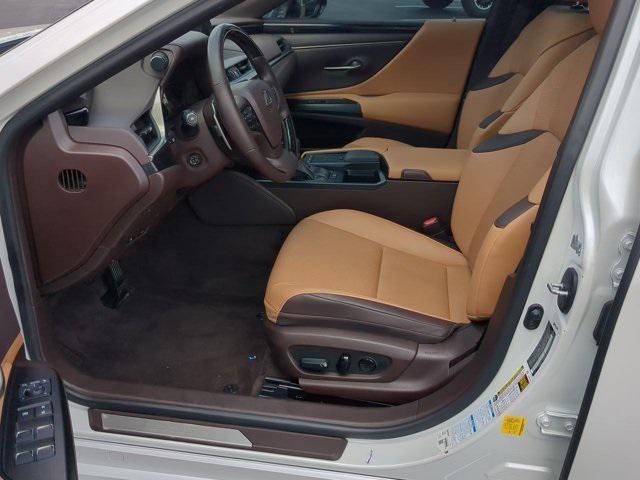 Photo of 2021 Eminent White Pearl Lexus ES 250
