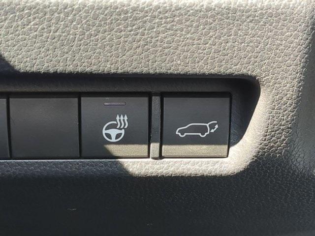 Photo of 2022 White Toyota RAV4
