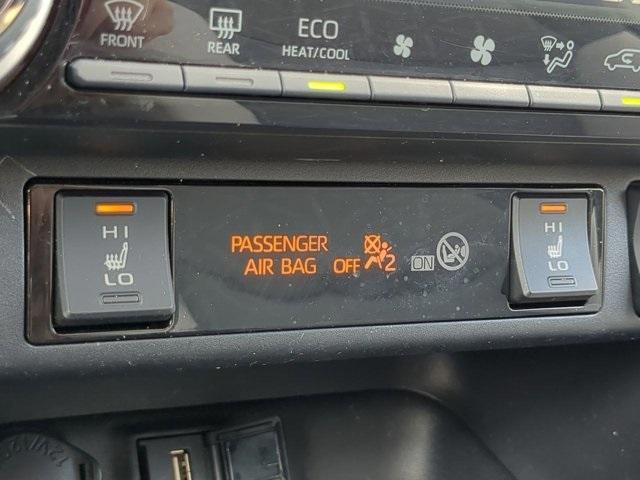 Photo of 2022 White Toyota RAV4