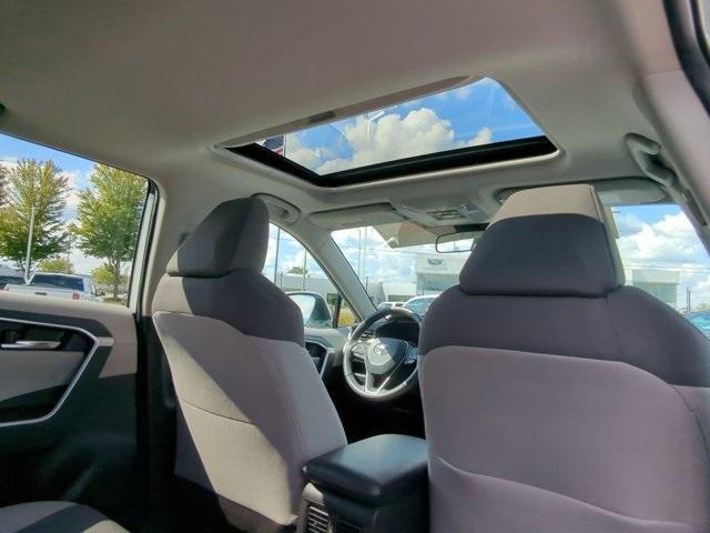 Photo of 2022 White Toyota RAV4