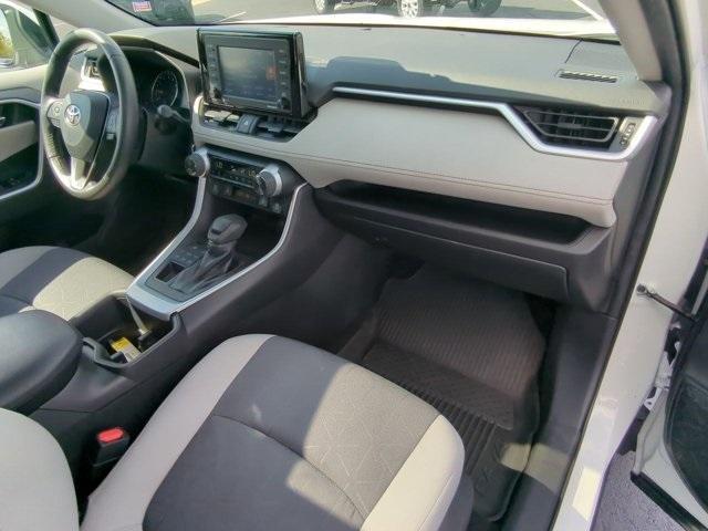 Photo of 2022 White Toyota RAV4