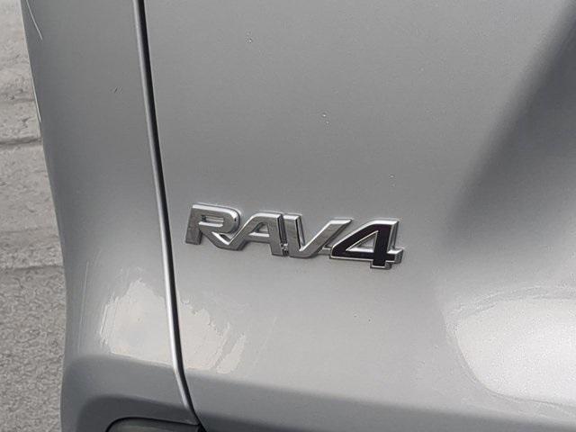 Photo of 2019 Silver Sky Metallic Toyota RAV4 Hybrid